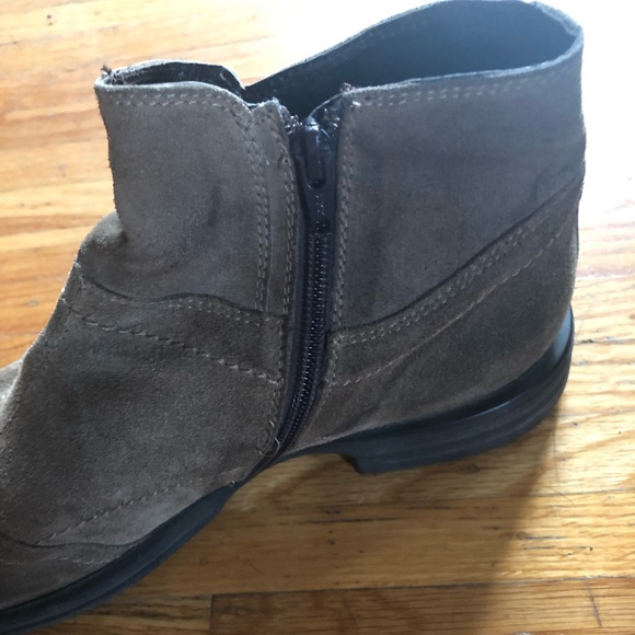 Light brown suede leather slip on/side zipper boots - Picture 2 of 4